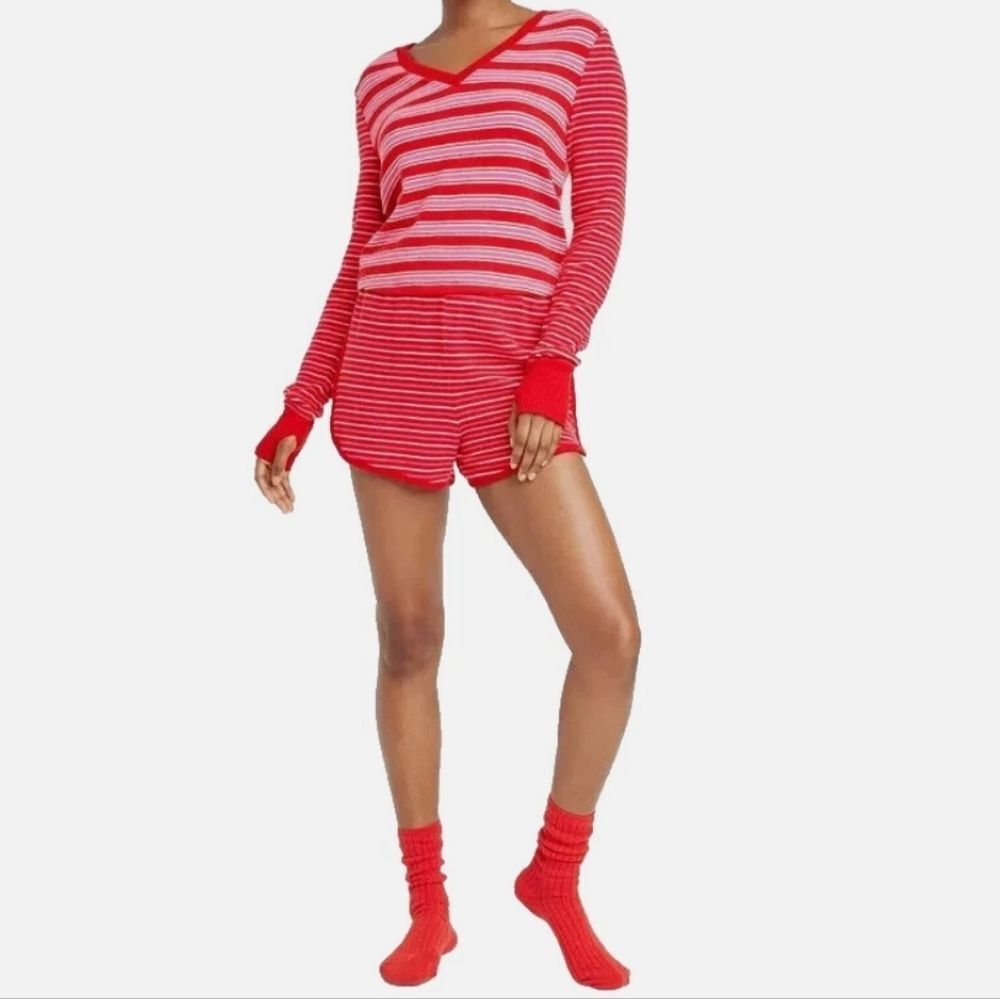 Colsie M Striped Pajama Set Matching Socks Red Pink Sweater Knit Cozy CQ-1784
